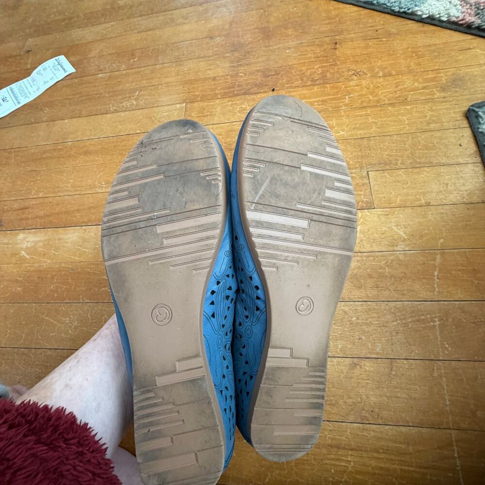 Baretraps Memory Foam Mariah Flats Brown Cut-Out Floral Pattern Shoes Size 8 - Picture 6 of 6
